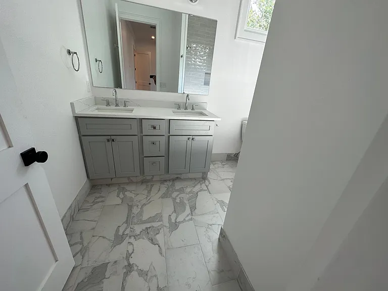 4502 Prytania St — Photo 6