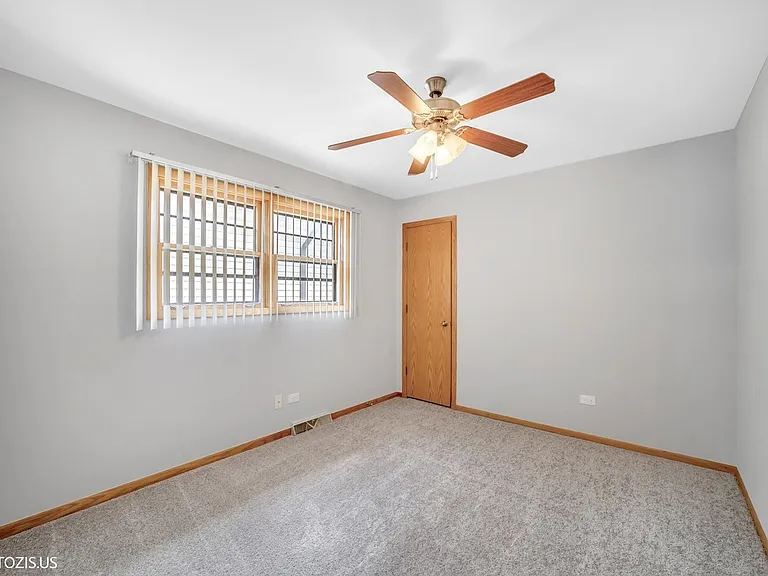 4043 N Wagner Ave — Photo 20