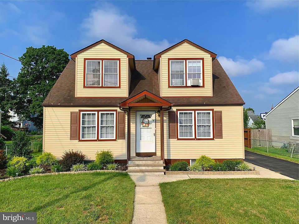 1st image of 7 Parker Ave