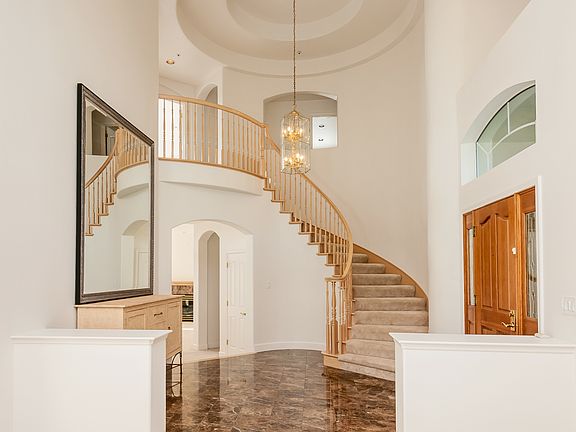 4th image of 69 Lakewood Cir
