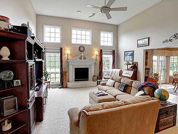 4th image of 2551 Winfield Ct