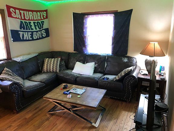 3rd image of 307 1/2 18th St