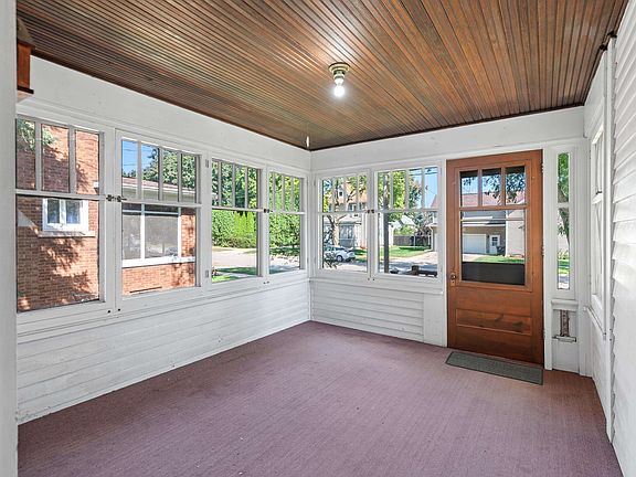 3rd image of 212 S Vita Ave