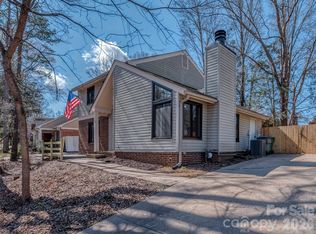 7000 Valley Haven Dr, Charlotte, NC 28211