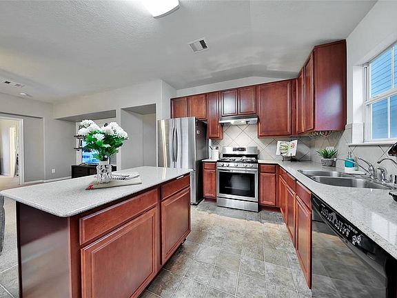 3rd image of 19506 Remington Cross Dr