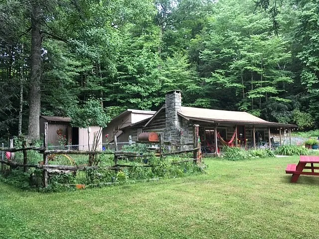 124 Pond Rd — Photo 12