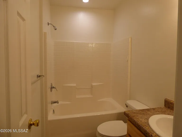 1077 N Riverside Dr #1 — Photo 18