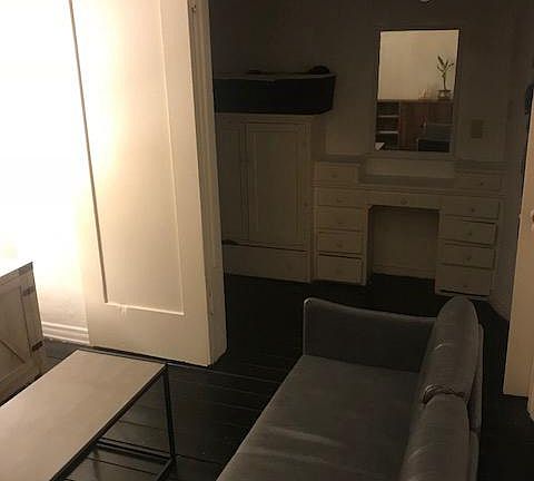 Entry to closet 