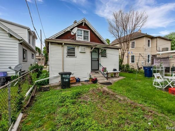 3946 Edwin St, Hamtramck, MI 48212
