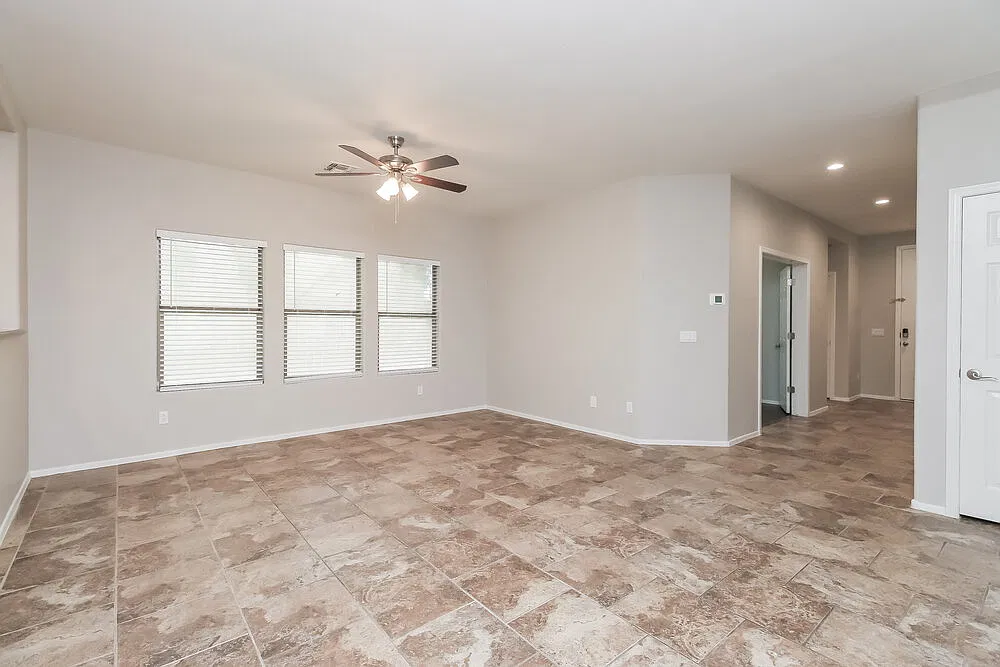3 bed, 2.5 bath, 2244 sqft, $2,465 — Photo 4