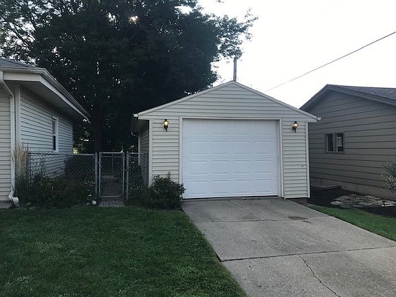 3rd image of 504 Hunter Ave