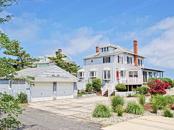 3rd image of 412 Bay Ave