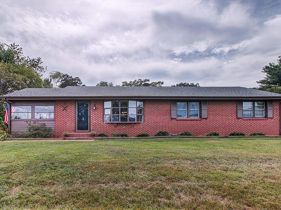 2nd image of 6288 W Lynchburg Salem Tpke