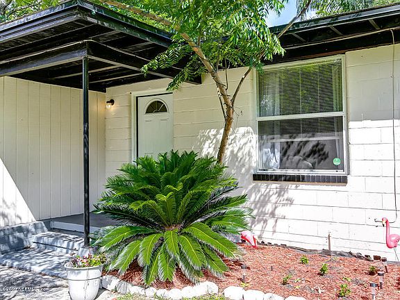 5th image of 3662 Colebrooke Dr