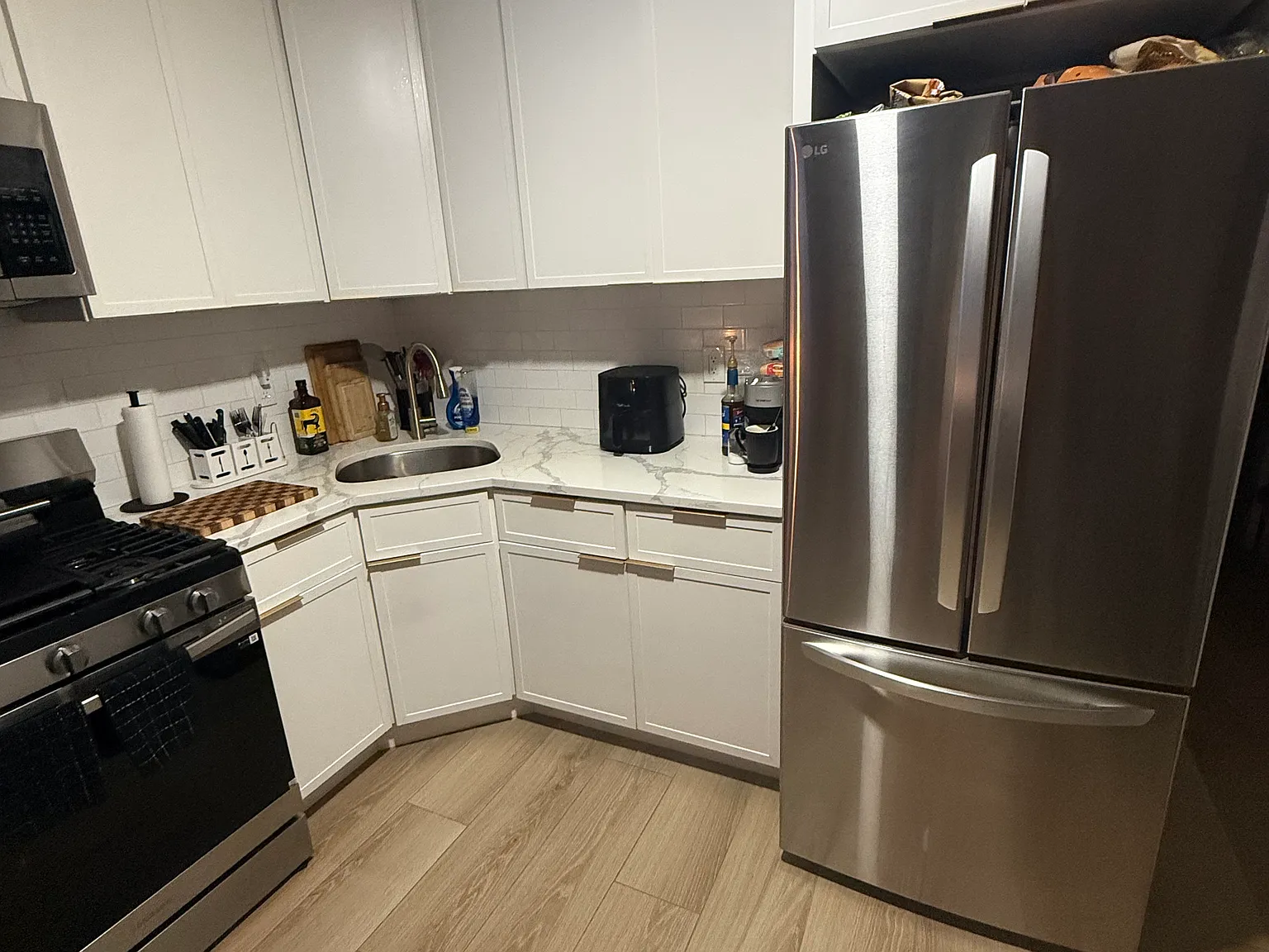 1 bed, 1000 sqft, $1,800 — Photo 2