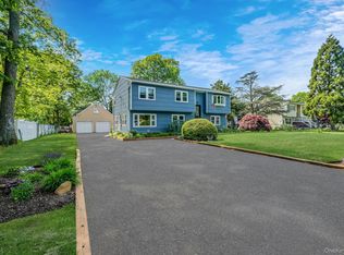 489 Carnation Drive, Shirley, NY 11967