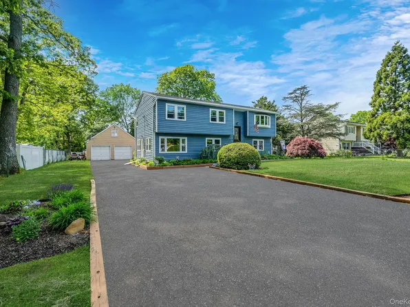 489 Carnation Drive, Shirley, NY 11967