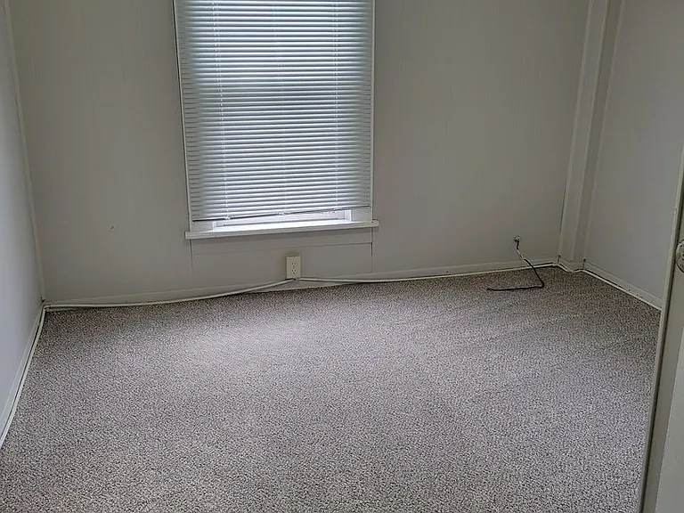 533 W Kinne St — Photo 21