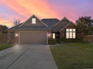 9804 E 98th St N, Owasso, OK 74055