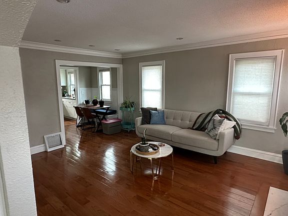 4th image of 3550 Humboldt Ave N