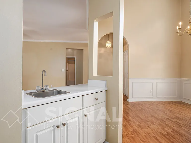 108 Spring Pl — Photo 14