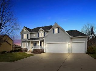 501 SE Canterbury Ln, Lees Summit, MO 64063