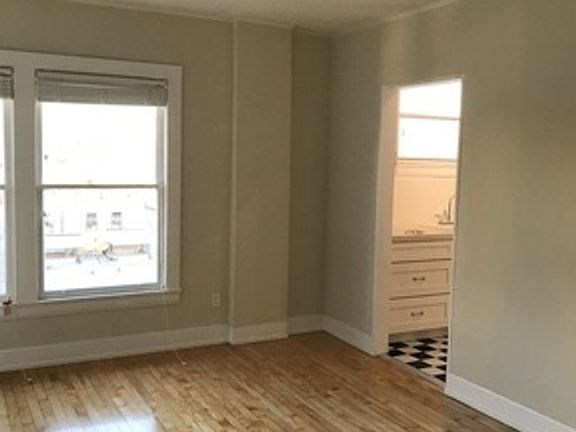 3rd image of 35 N Alboni Pl #502