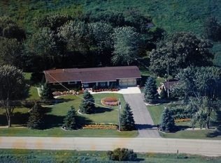 11911 Lucas Rd, Woodstock, IL 60098