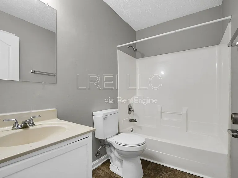 410 N 21st St — Photo 9
