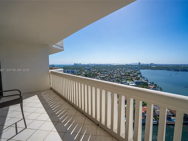 1000 W Island Blvd #2806 — Photo 27