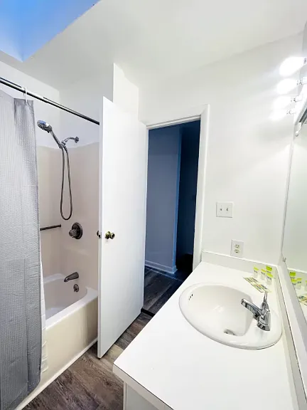 1011 Hunter Ave #6 — Photo 6