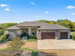 30101 Hideaway Ln, Lees Summit, MO 64086