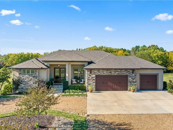30101 Hideaway Ln, Lees Summit, MO 64086