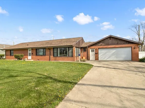 4 Crestwood Dr, Winchester, IN 47394