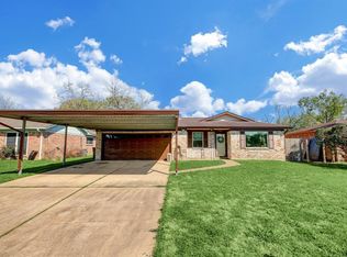604 Debbie Ln, Alvin, TX 77511