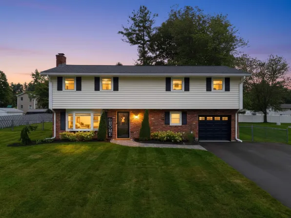 17 Juniper Road, Salem, NH 03079