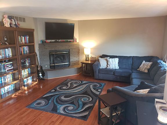 2nd image of 8841 Wakefield Dr