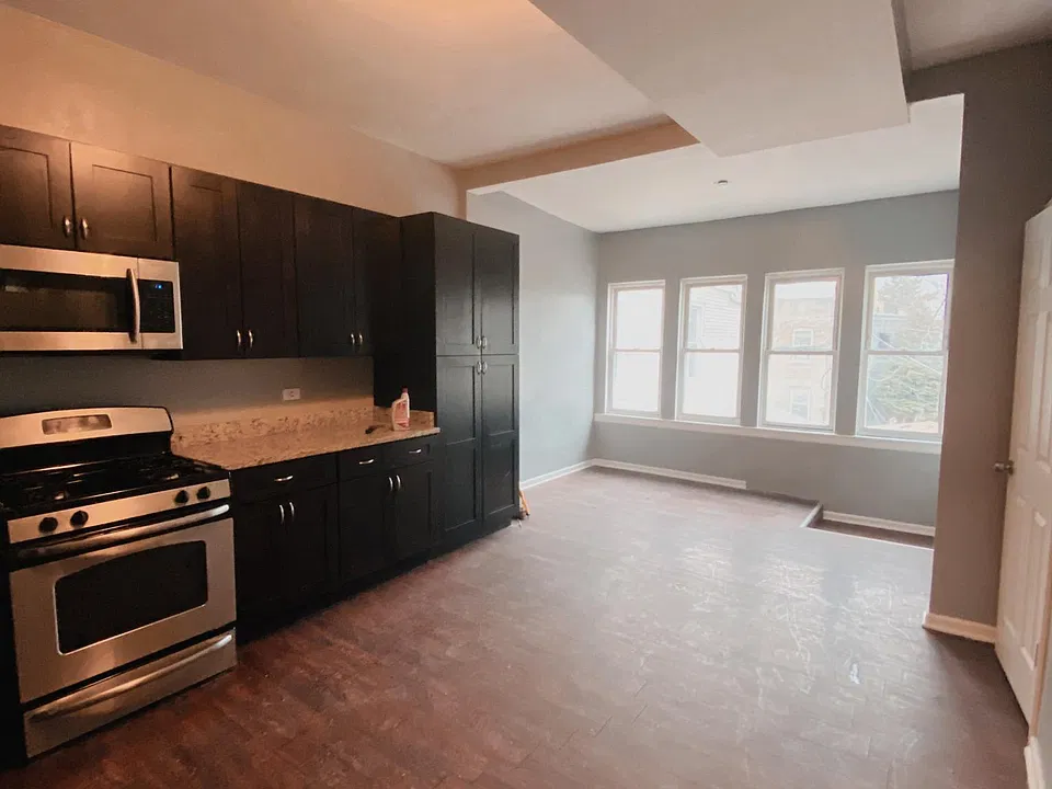 Big open kitchen and dinning area