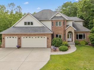 S4154 Whispering Pines Dr, Baraboo, WI 53913