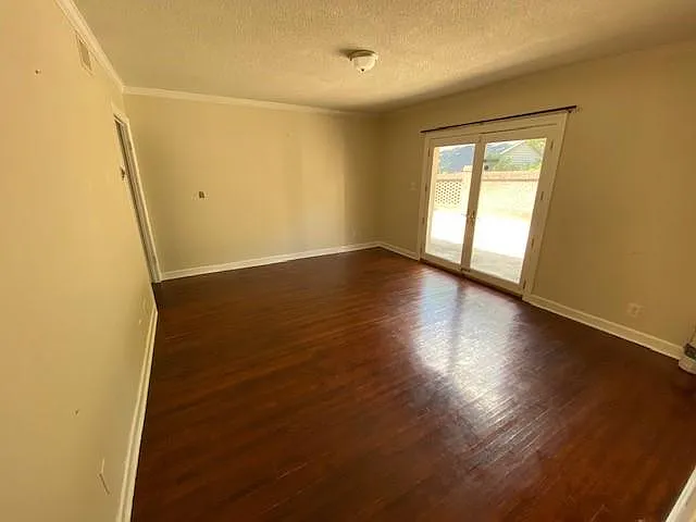 100 Echo Ave — Photo 6