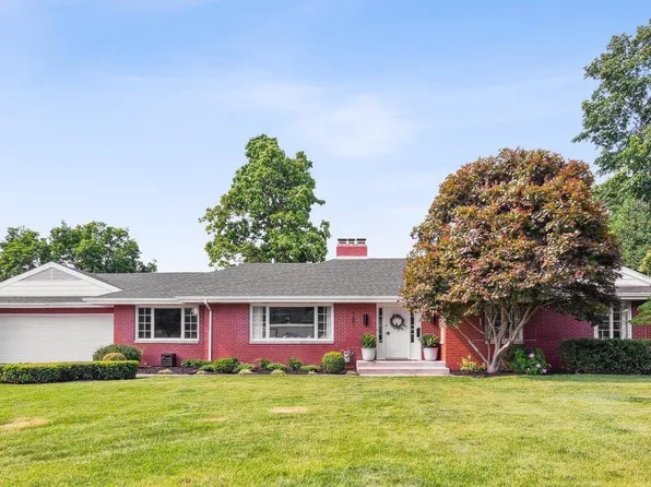 1601 Inwood Rd, South Bend, IN 46614
