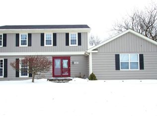 520 Skyline Dr, Algonquin, IL