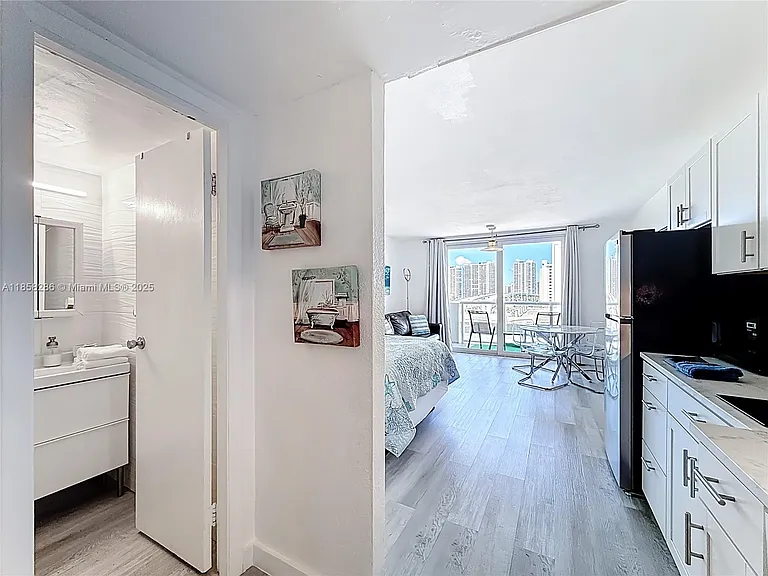 19201 Collins Ave #636 — Photo 19