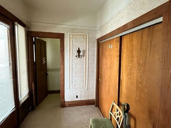 4th image of 3735 N Kostner Ave