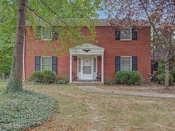 2nd image of 700 Hickory Ln