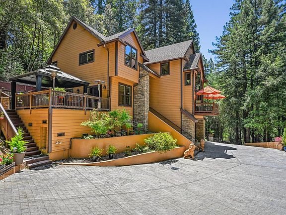 3rd image of 15989 Fern Way