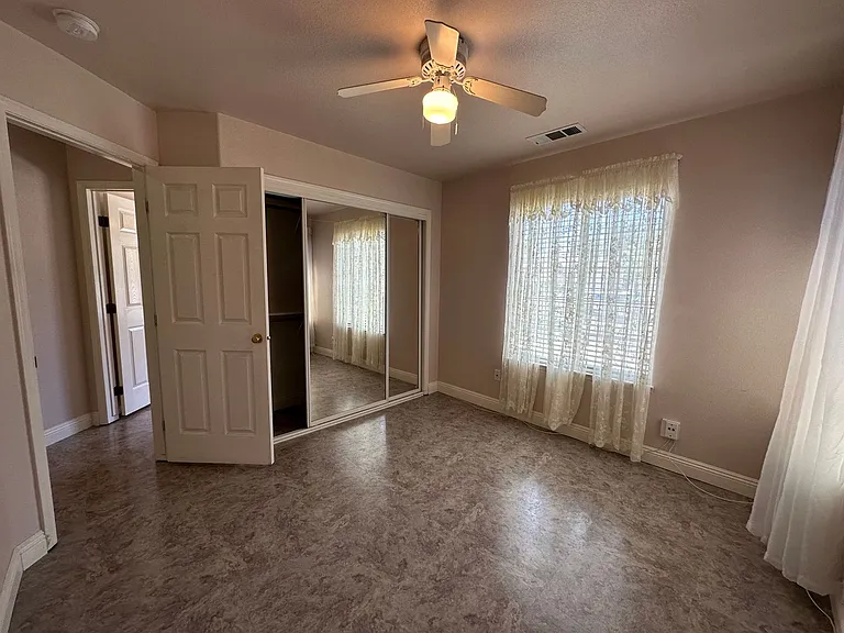 2935 S Aspen St — Photo 12