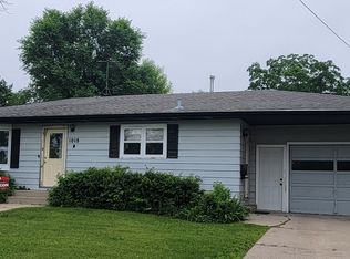 1018 16th St S, Moorhead, MN 56560