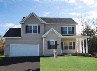 7 Autumn Ln, Troy, NY 12182