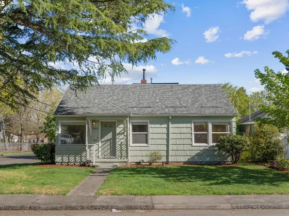 9205 SE Salmon St, Portland, OR 97216